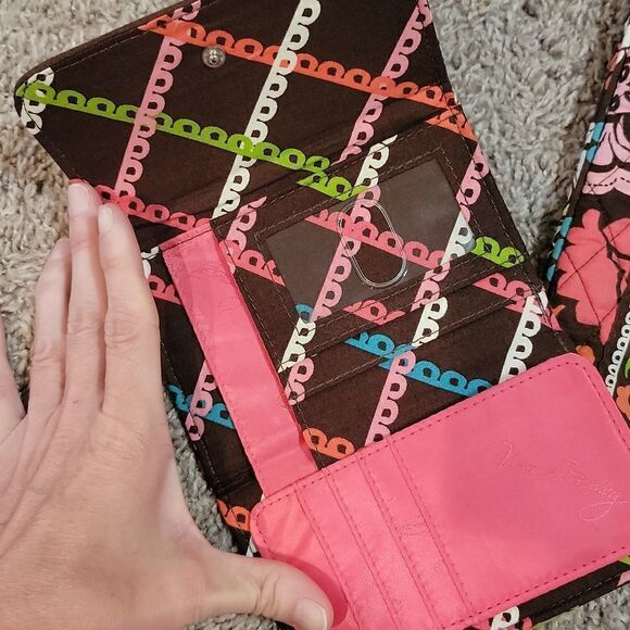 Like New Vera Bradley Crossbody Bag and wallet - Picture 4 of 6